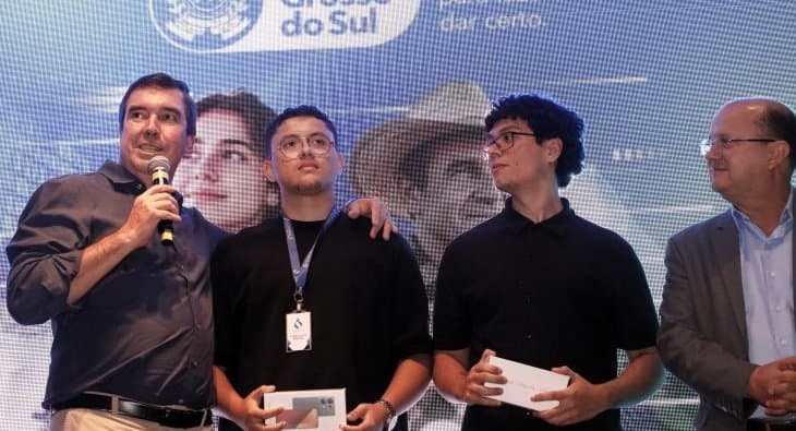 Em parceria inédita com Google, Governo de MS vai oferecer inteligência artificial nas escolas e criar CEP Rural