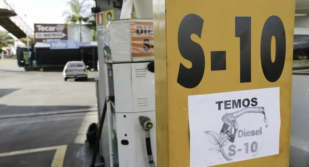 Petrobras ajusta preços do diesel para R$ 1,12