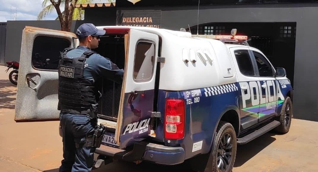 Suspeito é abordado com maconha após denúncia de tentativa de invasão em residência em Angélica