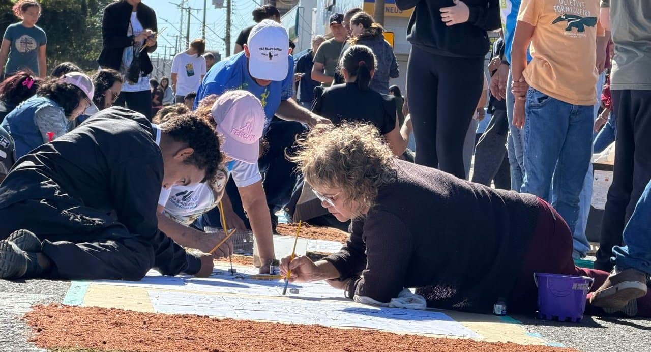 Fiéis transformam ruas em verdadeiras obras de arte para Corpus Christi em Nova Andradina e Batayporã