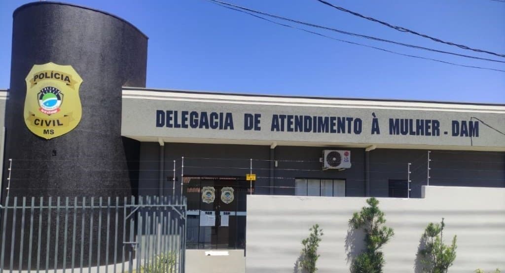 Mulher denuncia ameaças com facão e caso de violência doméstica em Nova Andradina