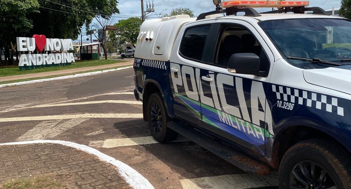 Mulher é conduzida à delegacia após causar tumulto em supermercado de Nova Andradina