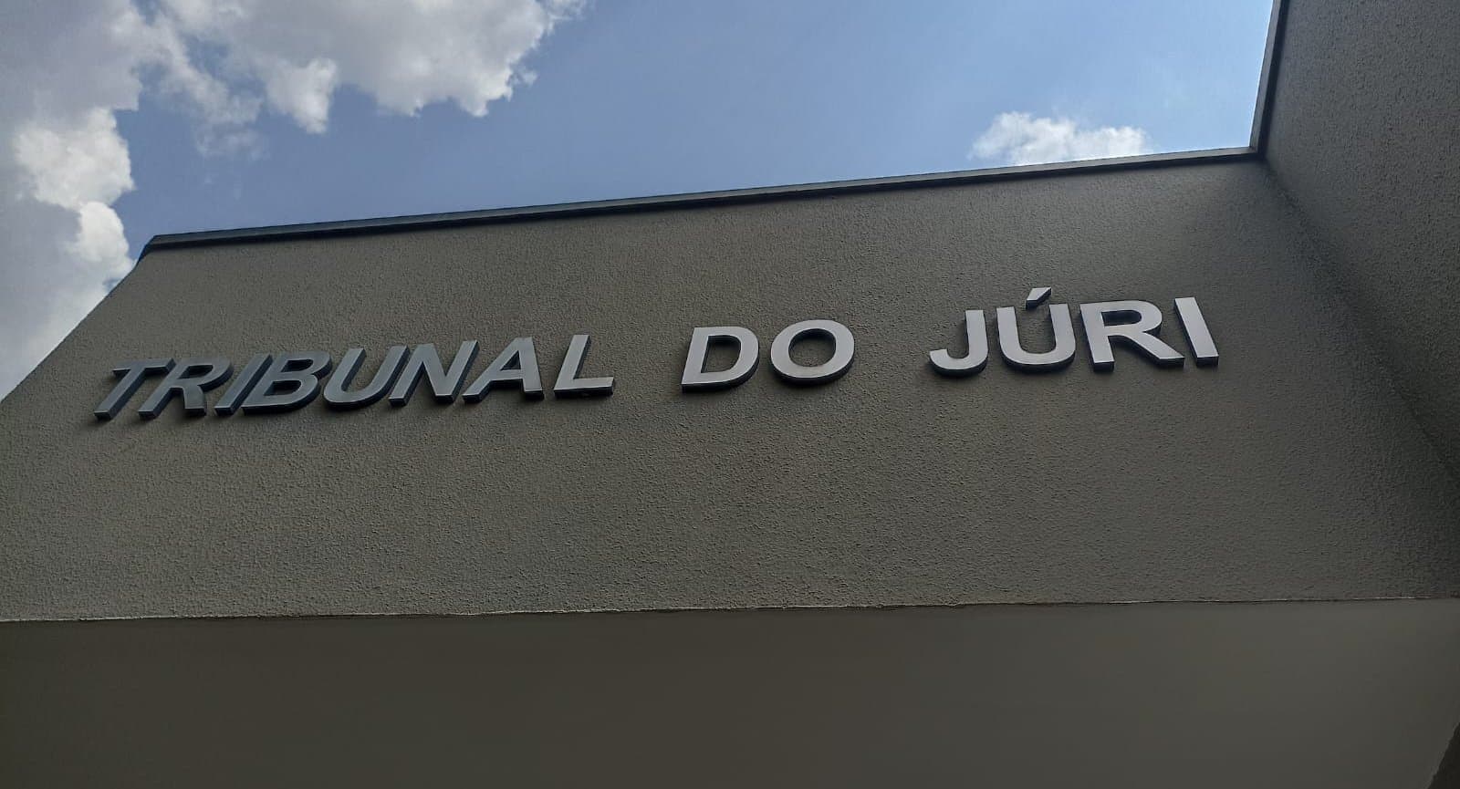 Homem que tentou matar outro com cinco disparos de arma de fogo será julgado nesta quarta (24) em Nova Andradina
