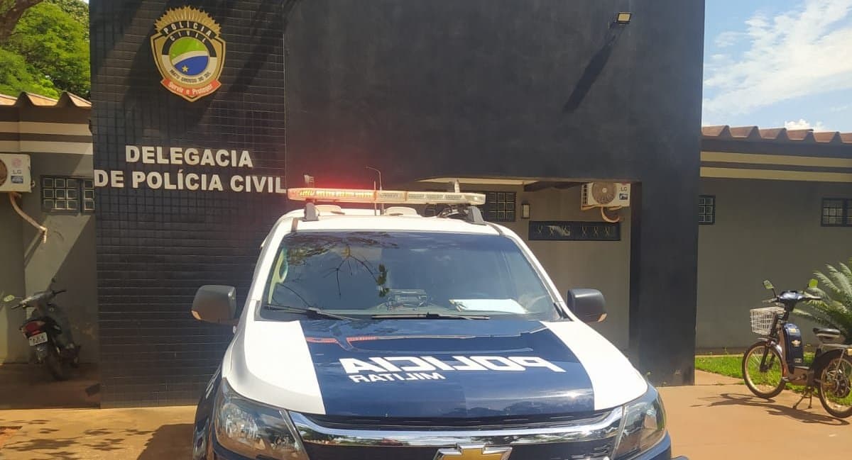 Homem é preso acusado de exibir órgão genital para mulher e criança que caminhavam por rua de Angélica