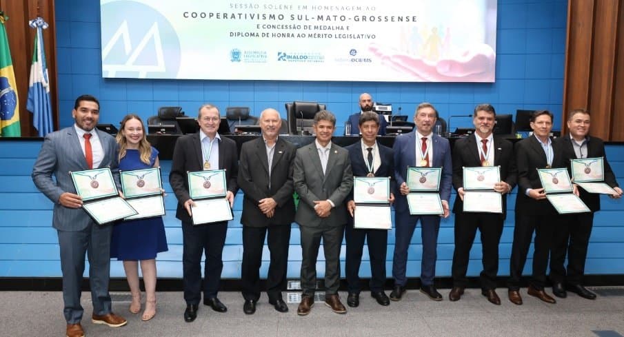 Sicredi Centro-Sul MS/BA recebe Medalha do Mérito Legislativo