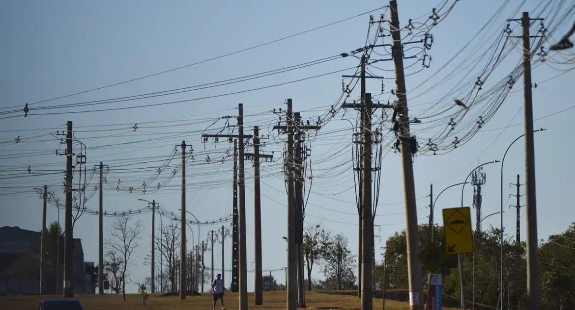 Número de acidentes com a rede elétrica cresceu no Brasil em 2025