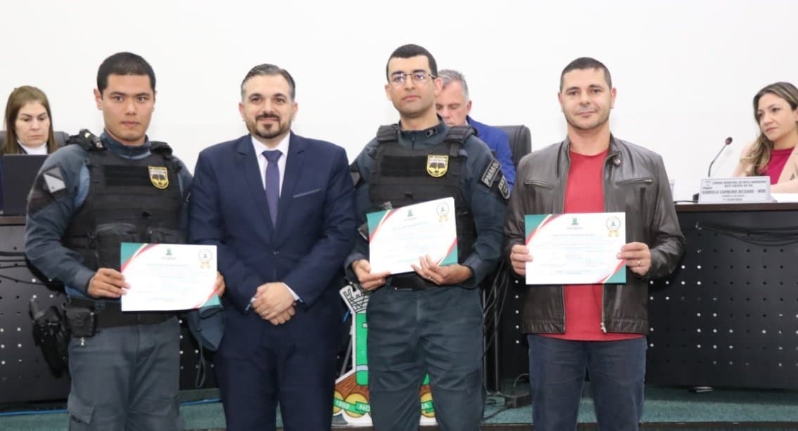 Câmara de Nova Andradina reconhece trabalho da PMR e homenageia efetivo pelos resultados de 2025
