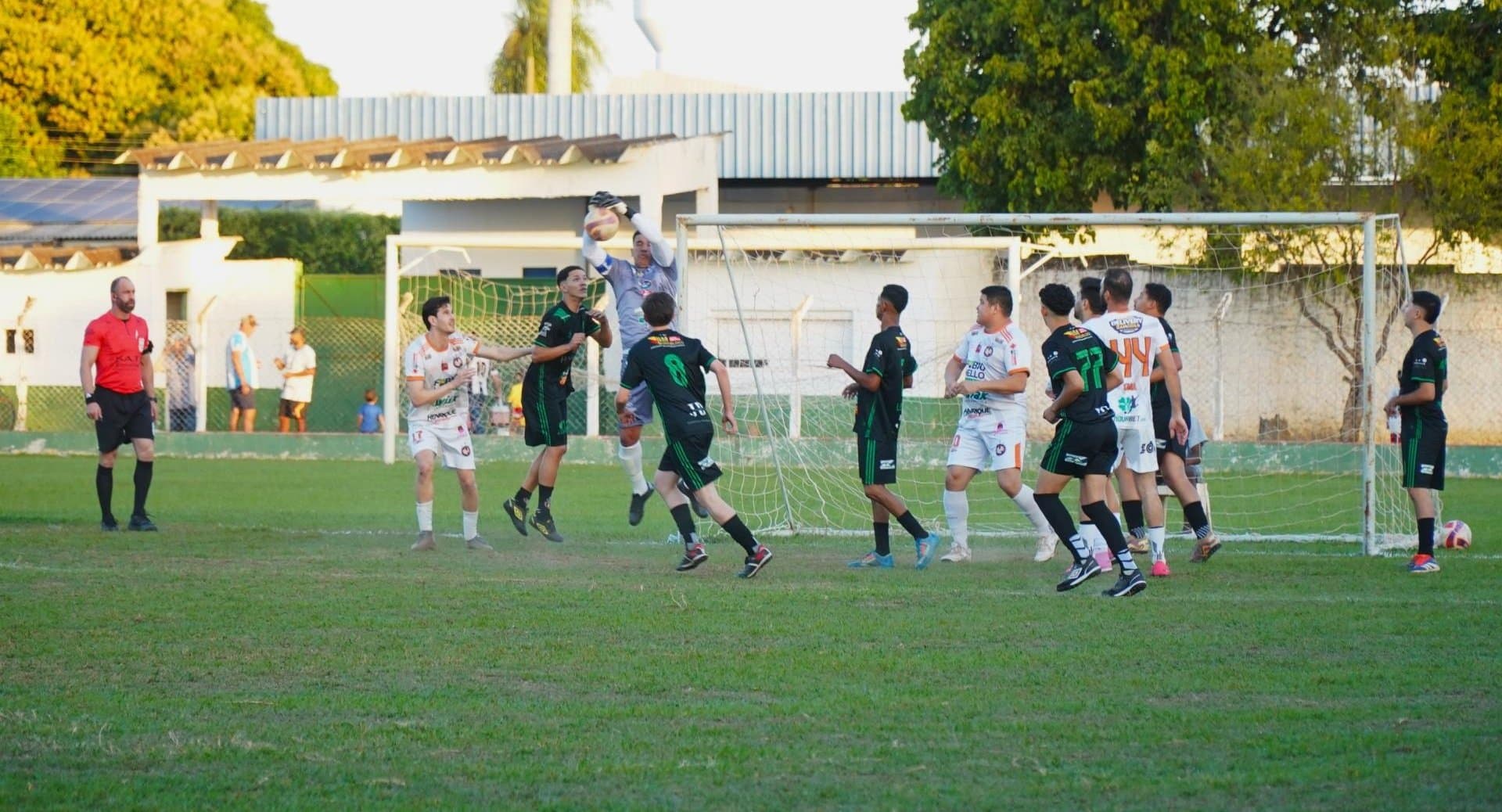 Campeonatos Municipais de Futebol consagram campeões em Batayporã