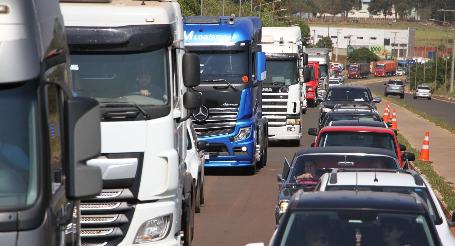 Carreata exige atenção redobrada no trânsito neste domingo (26) em Nova Andradina