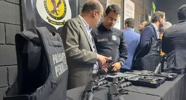 Investimento de R$ 560 mil garante 350 coletes para policiais penais de MS