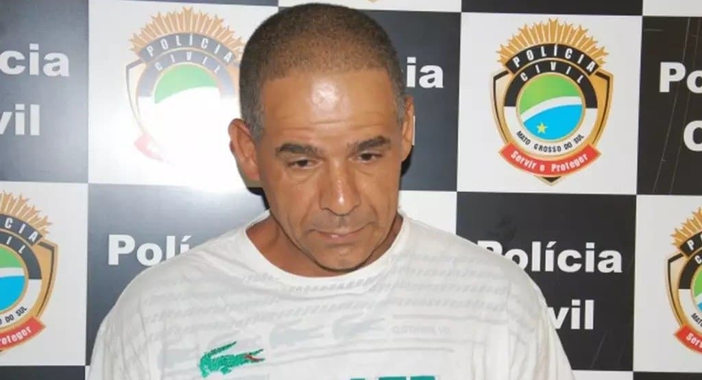 Estelionatário preso com 13 cartões comprou cachorros com cheques furtados em MS