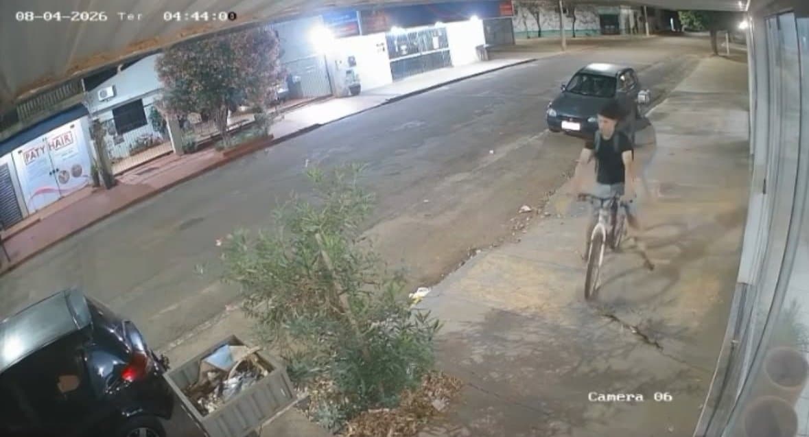 Loja é arrombada durante a madrugada no Centro de Nova Andradina; notebook, tênis e roupas foram furtados