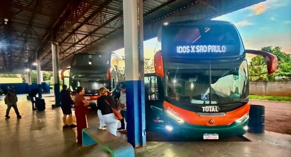 Grupo de passageiros enfrenta perrengue, atraso de mais de 24 horas e denuncia falta de manutenção em ônibus da Total