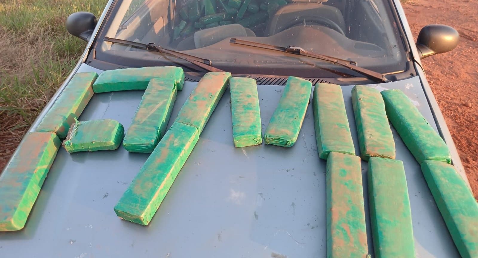PMA apreende 174 kg de maconha após perseguição na zona rural de Nova Andradina