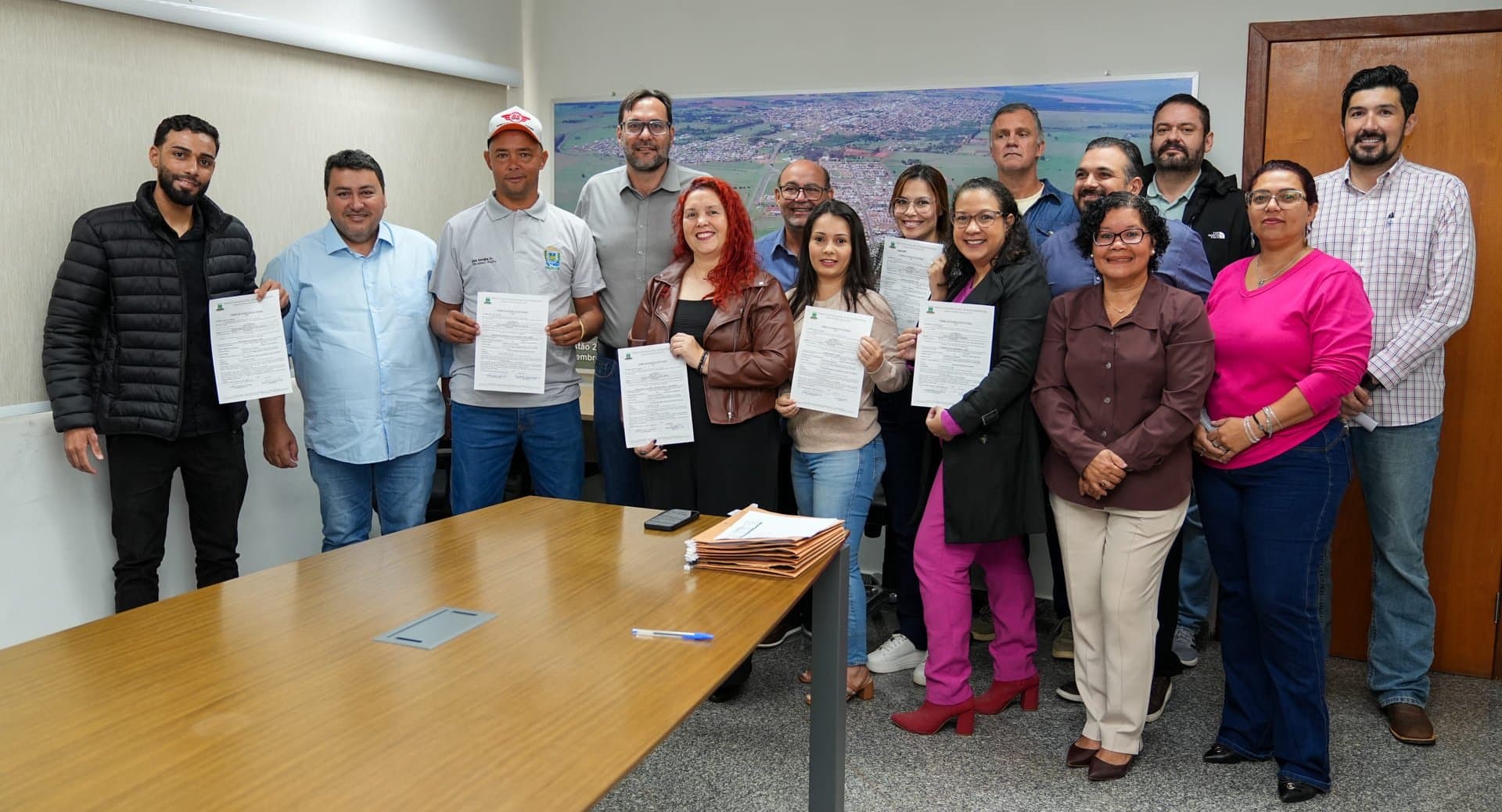 Prefeitura de Nova Andradina formaliza posse de seis servidores