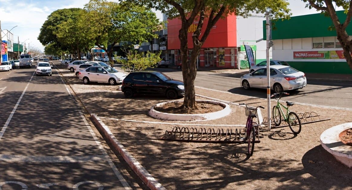 Indicação busca organizar estacionamento de motocicletas na Avenida Moura Andrade